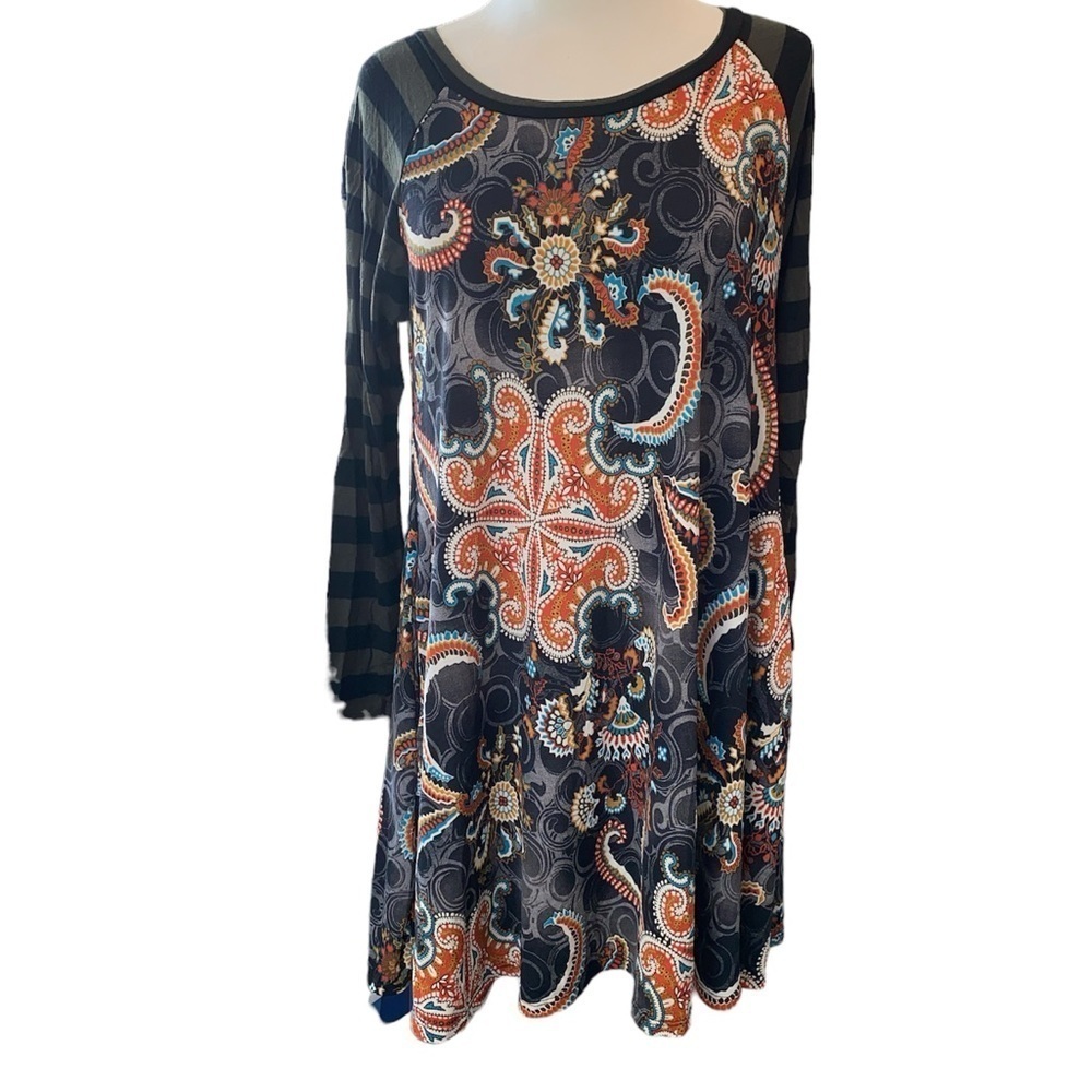 Fit/flare dress long sleeves rounded neckline pockets paisley/stripes Sz large